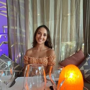 Meet your Posher, Taryn